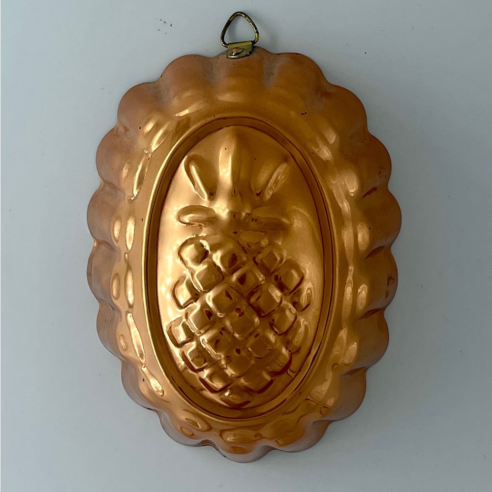 Copper colored pineapple mold decor - Vintage 1960s
